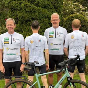 Die Trikots sind da – und damit wird unsere Spendenfahrt von Saerbeck nach Rom plötzlich ganz real!